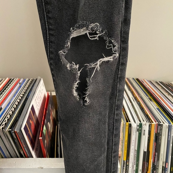 Black 711 Skinny Levi’s - Picture 3 of 6